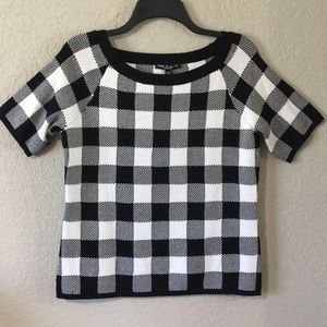 4/$25 Cable & Gauge black and white plaid sweater